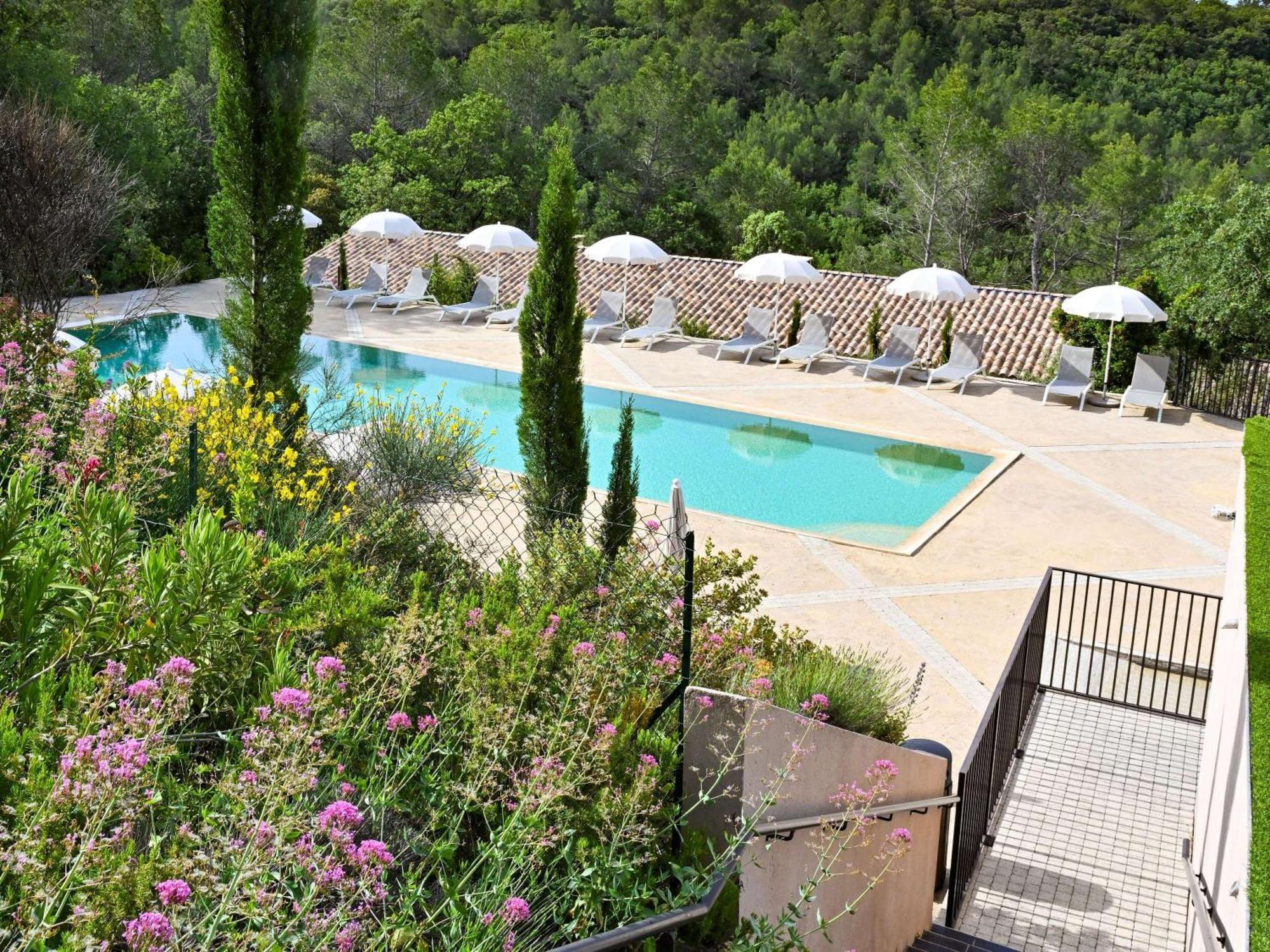 Mercure Brignoles Golf De Barbaroux & Spa Exterior foto